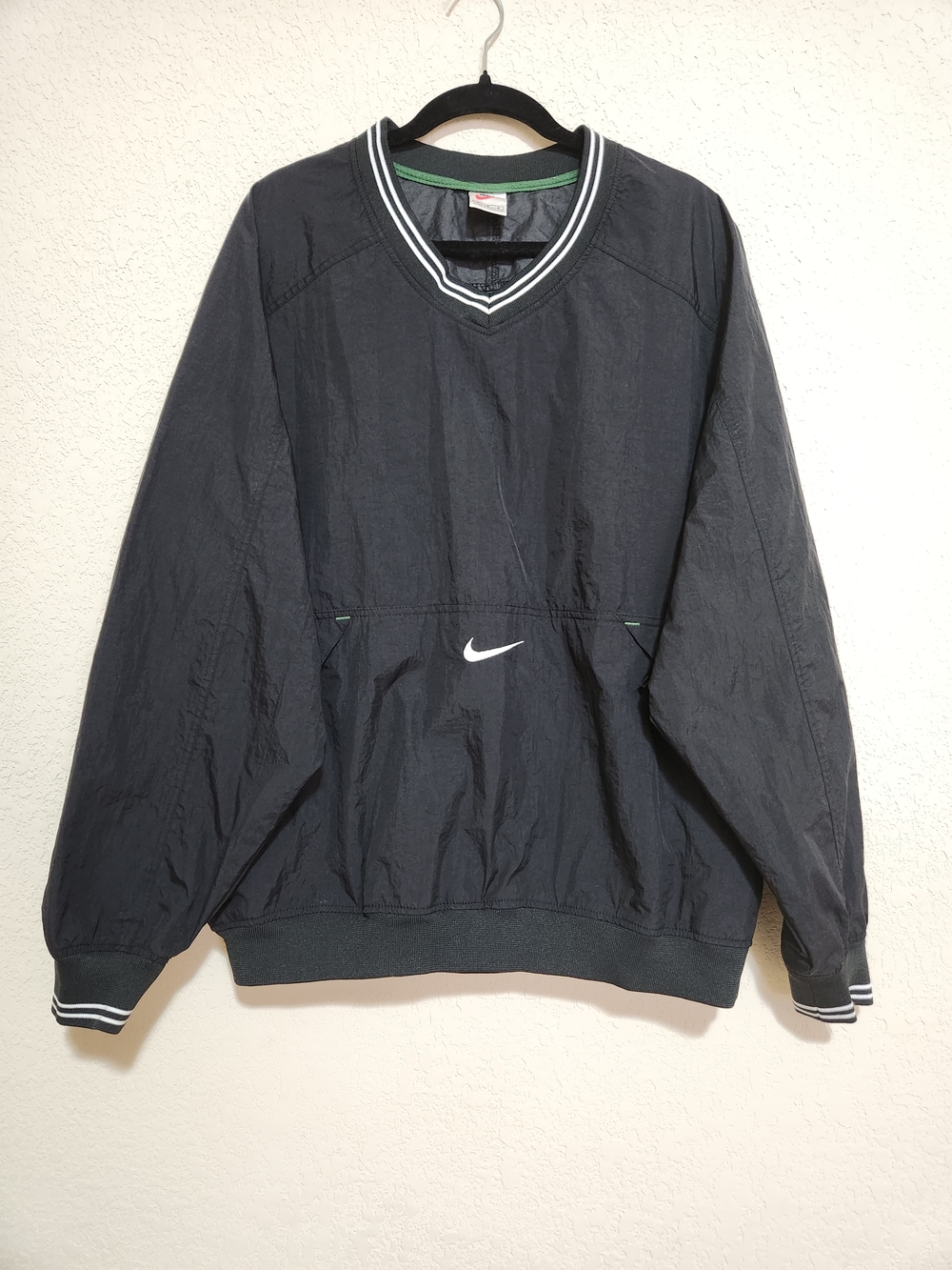 Vintage 1990s Nike Black Windbreaker V-Neck Pullover Jacket Size Large